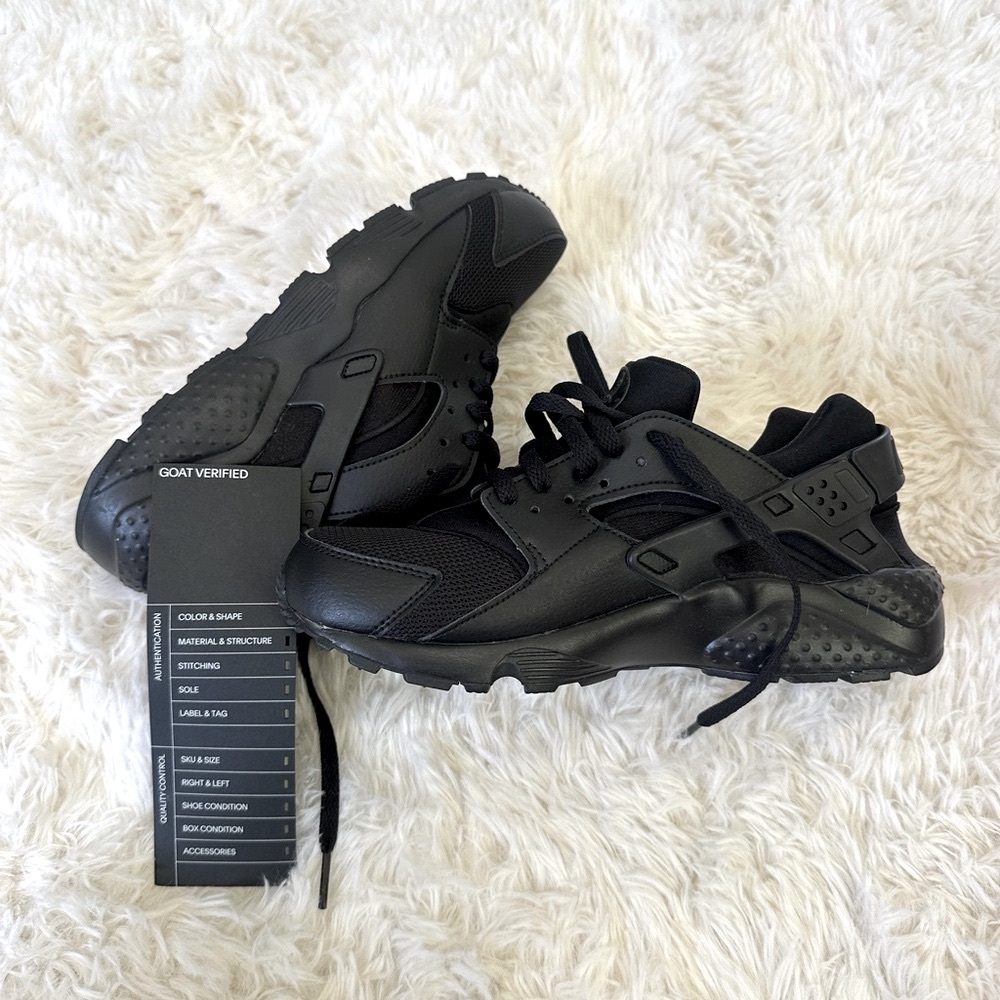 Nike Huarache Run (GS) sneakers in Triple Black